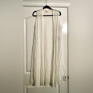 Lularoe Joy - Winter White lace. Size Large